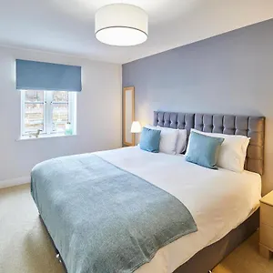 Host & - Harbour View Apartment