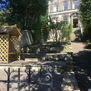 Georgian Townhouse - Garden Oasis Apartment